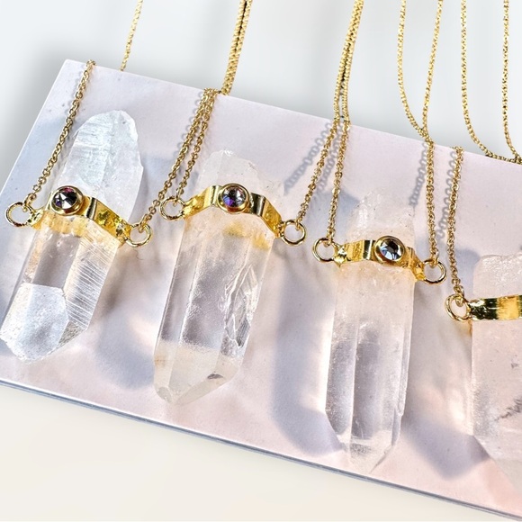 NEW Natural Clear Quartz Column Spear Pendant W/ Swarovski Crystal Accent - Picture 3 of 16